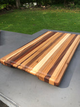 Load image into Gallery viewer, Mixed Hardwood Cutting Board